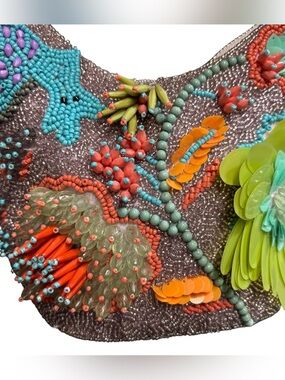 VIRAL hancrafted beaded bag